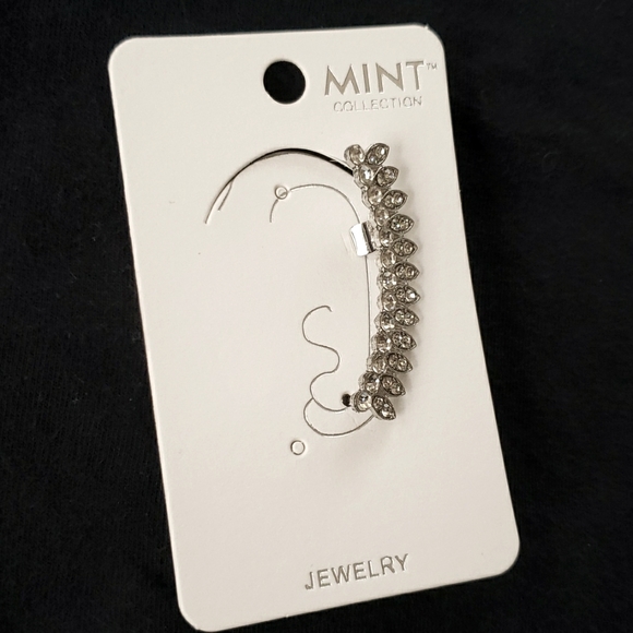 🥳3/20🥳 Silver Tone Left Ear Rhinestone Cuff - New in Package - Picture 4 of 6